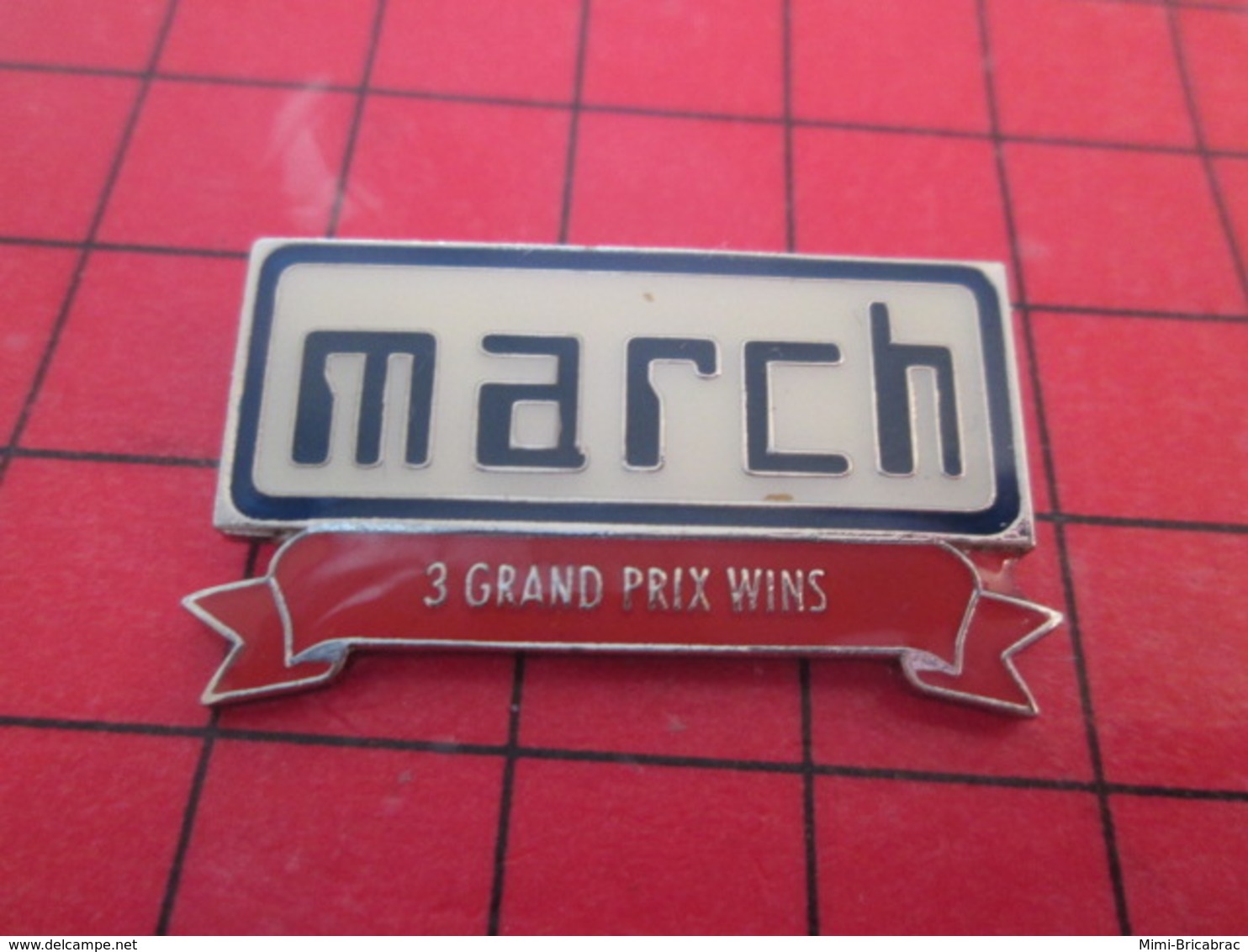 210A Pins Pin's  / Rare Et De Belle Qualité / THEME AUTOMOBILE : F1 FORMULE 1 MARCH 3 GRAND PRIX WINS C'est Peu ! - F1