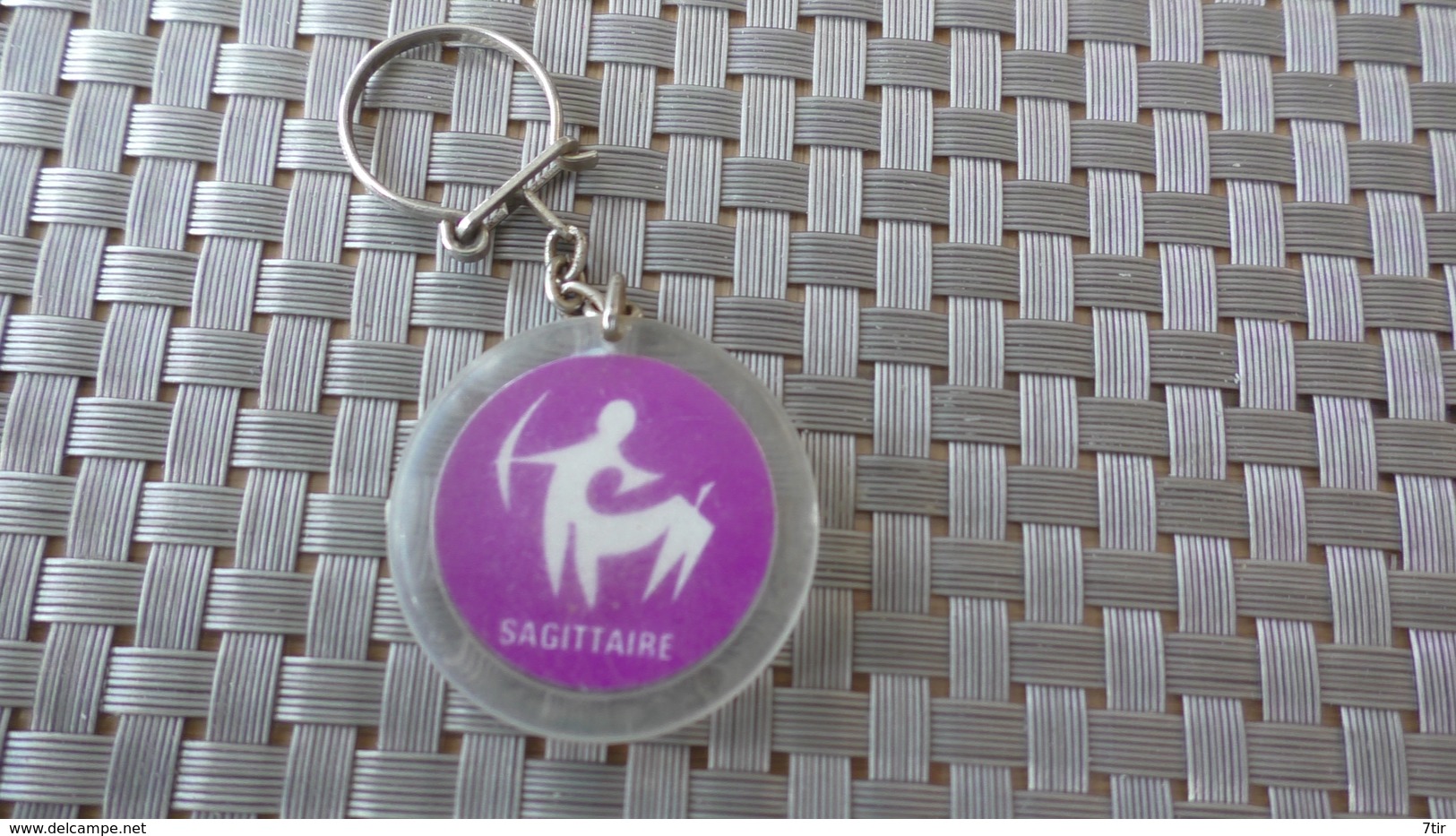 PORTE CLEF SCHELL VOITURE AUTOMOBILE  SIGNE SAGITTAIRE - Porte-clefs