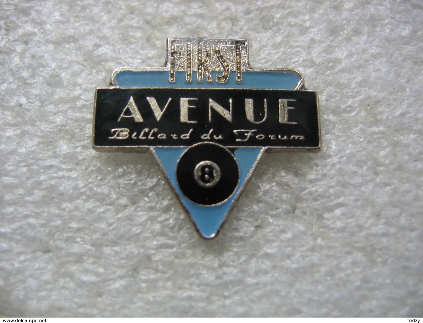 Pin's First Avenue, Billard Du Forum. Boule Noire N°8 - Billard