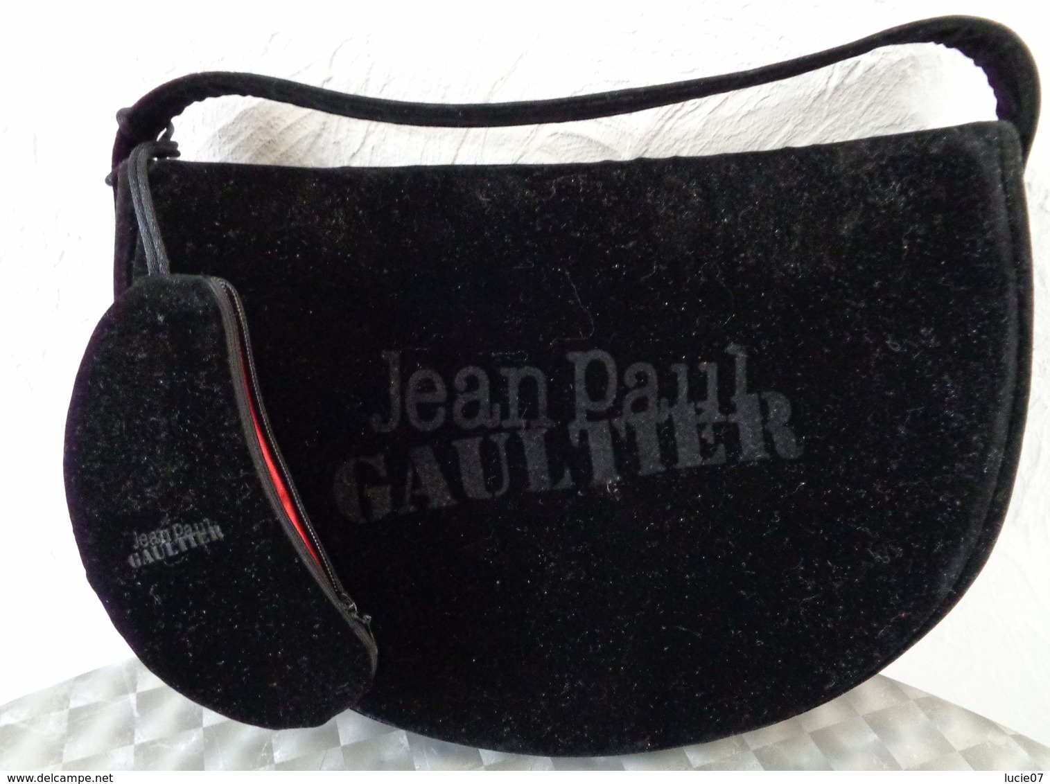 Sac Pochette  En Velours Noir   J.P. GAULTIER   FRAGILE + 2 Broches - Accessoires