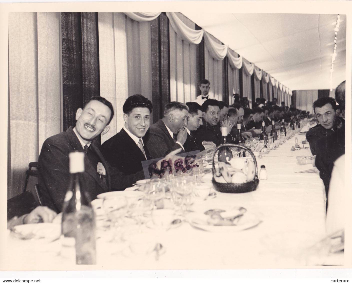 PHOTO ANCIENNE,73,SAVOIE,BANQUET DE LA PERCEE DE LA CENTRALE SOUTERRAINE CONSTRUITE,OUVRIERS,HOMMES POLITIQUES,RARE - Places