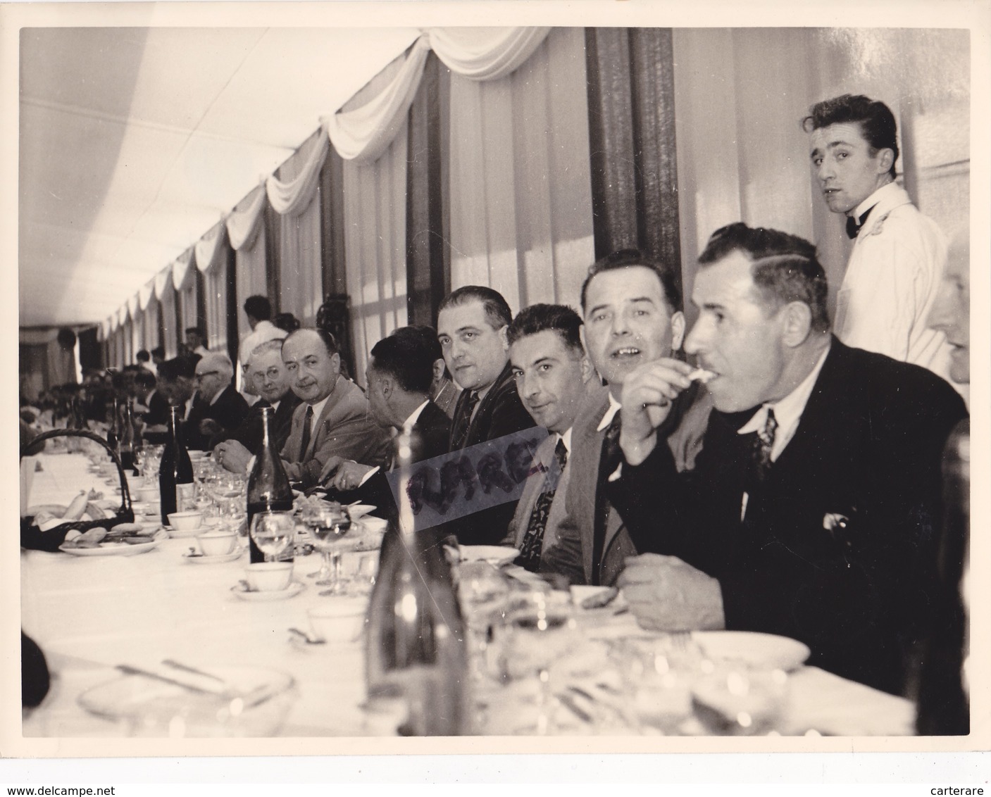 PHOTO ANCIENNE,73,SAVOIE,BANQUET DE LA PERCEE DE LA CENTRALE SOUTERRAINE CONSTRUITE,OUVRIERS,HOMMES POLITIQUES,RARE - Places