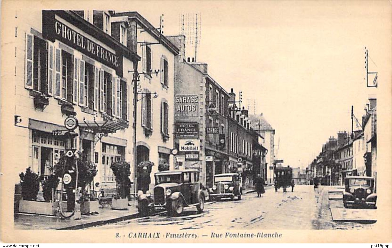 29 - CARHAIX Rue Fontaine Blanche ( Grand Hotel De France Pompes à Essence Automobiles Garage RENAULT ) CPA Finistère - Carhaix-Plouguer