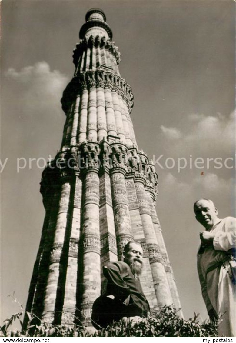 73481003 Delhi Deutsche Missionare Vor Dem Minarett Kutab Minar Delhi - Inde