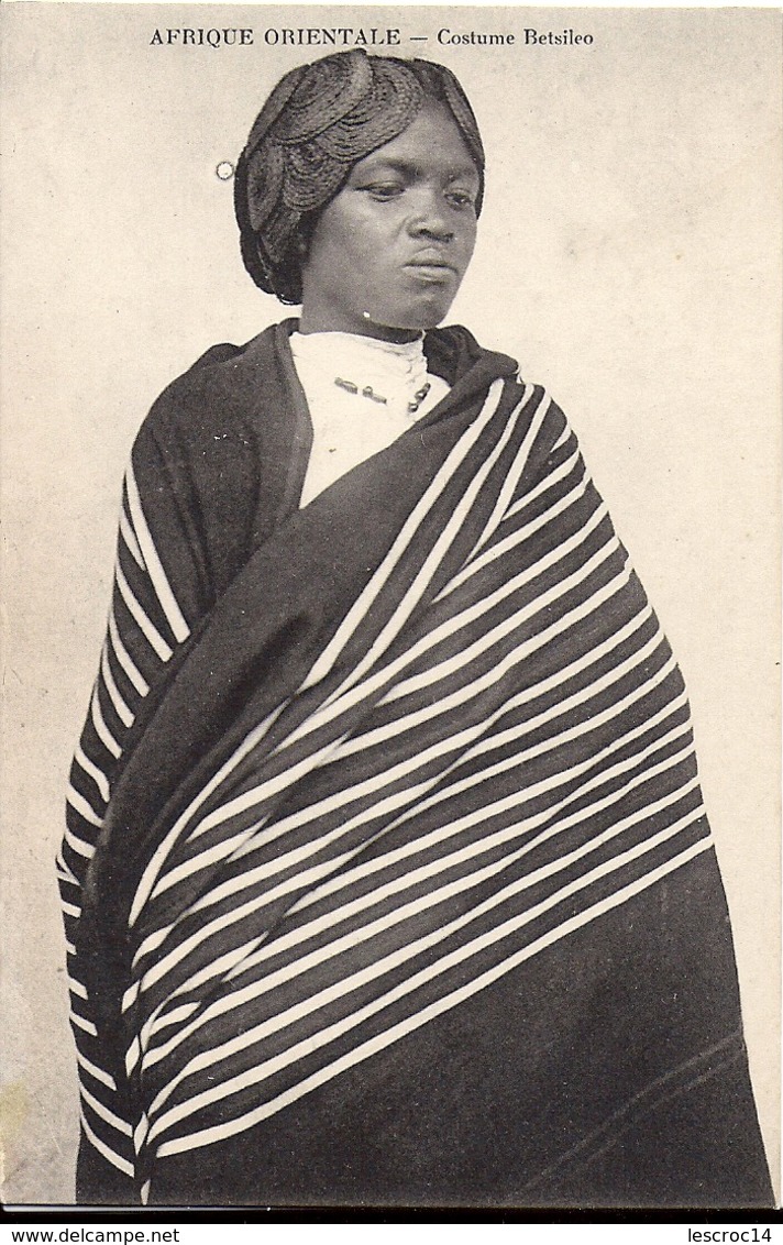 AFRIQUE ORIENTALE Costume Betsileo (Femme De Madagascar) - Madagaskar