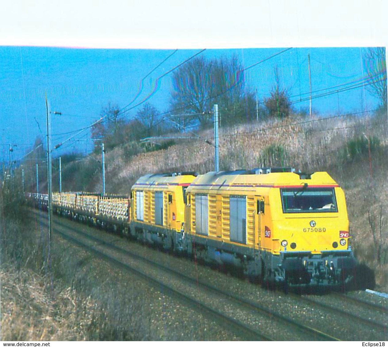 Saint Saturnin - Un Train De Traverses Approche Du Mans - Tracté Par Deux BB 75000 INFRA Sncf U 1455 - Trains