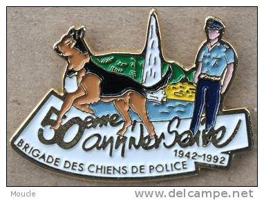 50E ANNIVERSAIRE DE LA BRIGADE DES CHIENS - POLICE GENEVOISE - 1942-1992 - JET D''EAU - POLIZEI - DOG - HUNDE -     (21) - Polizei