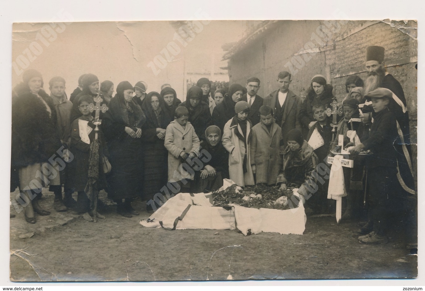 REAL ANCIENNE PHOTO, PHOTO MORTUAIRES Woman Femme - Post-mortem,  Damaged Photo ORIGINAL - Autres & Non Classés