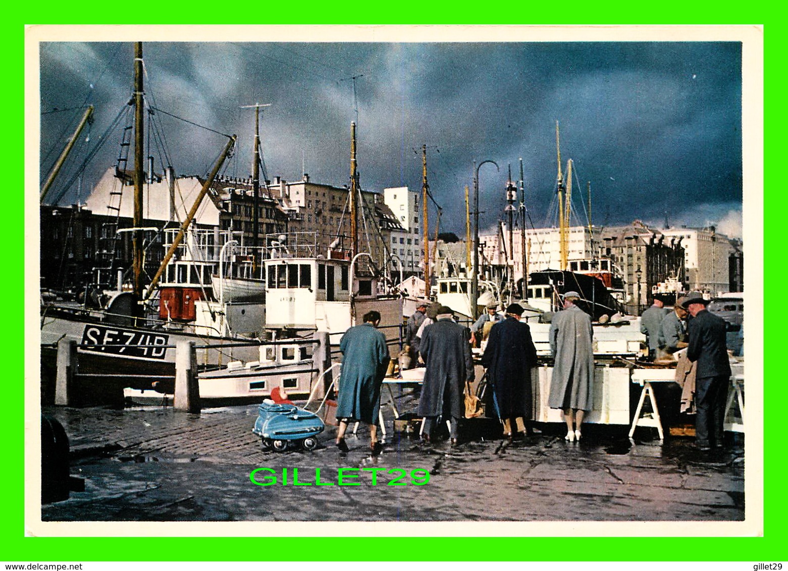 BERGEN, NORVÈGE - PARTI FRA FISKETORGET - THE FISH MARKET -  EBERH B. OPPI - - Norvège