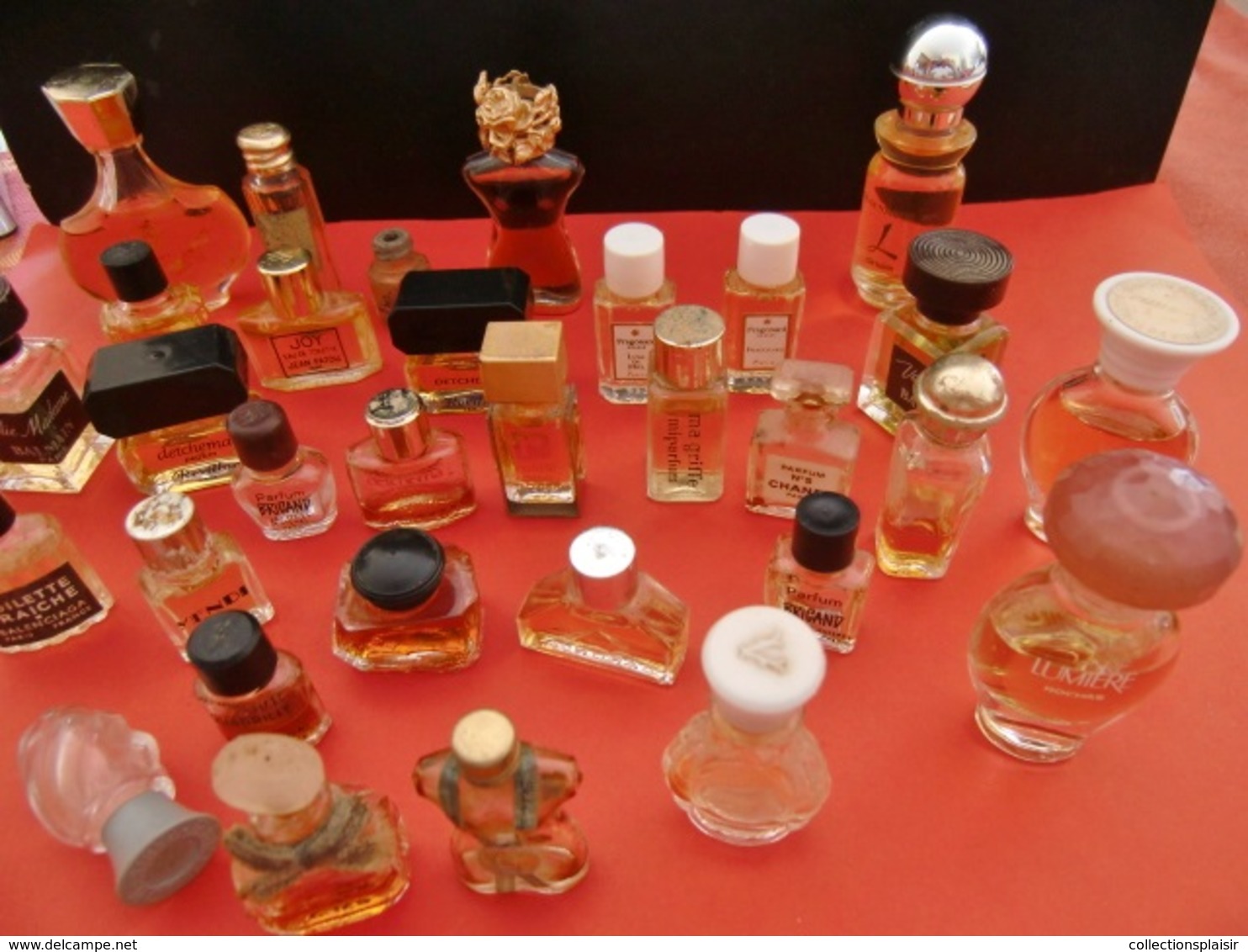 41 MINIATURES ANCIENNES AVEC ET SANS BOITES/LIQUIDATION - Miniature Bottles (without Box)