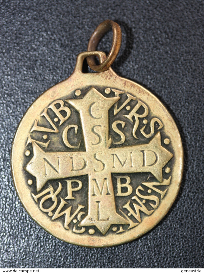 Beau Médaillon Pendentif Médaille Religieuse "Saint Benoit" Religious Medal - Religión & Esoterismo