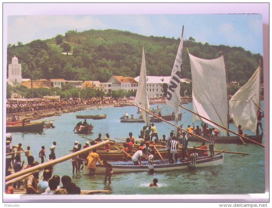 97 - MARTINIQUE - TRINITE - LA FETE PATRONALE - COURSES DE YOLES DANS LA BAIE - La Trinite