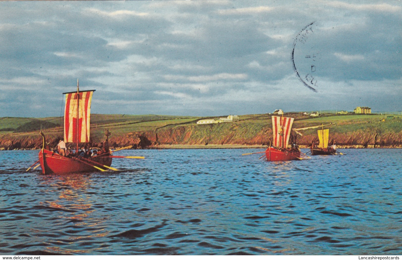 Postcard Peel Isle Of Man Viking War Galleys Re-Enactment Of 798 AD Landing My Ref  B13136 - Isle Of Man