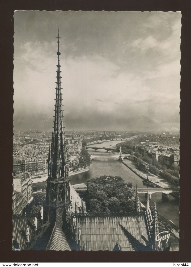 Notre Dame De Paris (75) : La Seine En Amont De Notre-Dame - Notre-Dame De Paris