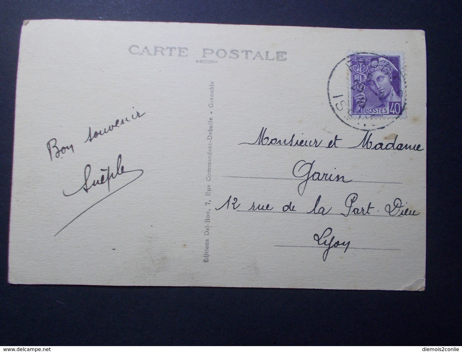 Carte Postale  - LES ADRETS (38) - La Place Et L'Eglise (2749) - Andere & Zonder Classificatie