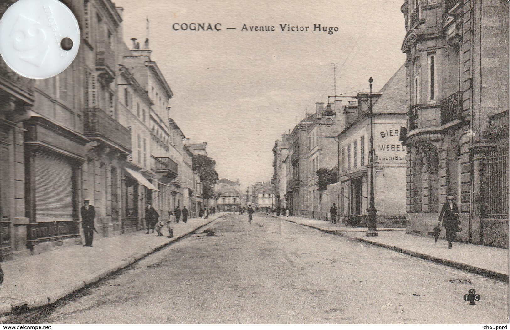 17 -Très Belle Carte Postale Ancienne De  COGNAC   Avenue Vicor Hugo - Cognac