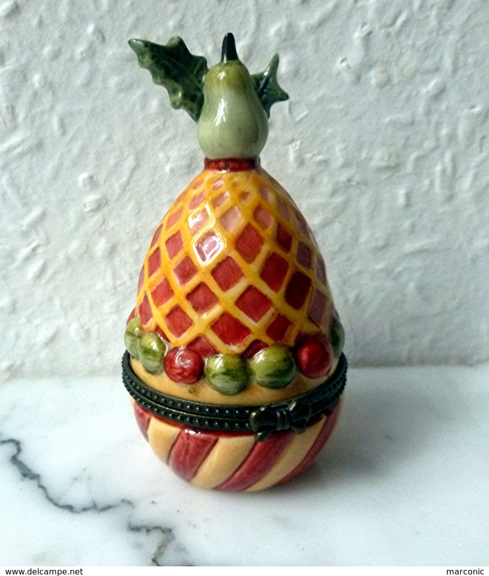 Joli OEUF-BOITE,  VILLEROY Et BOCH 1748  - Forme Ananas, Porcelaine - Villeroy/Boch (LUX)