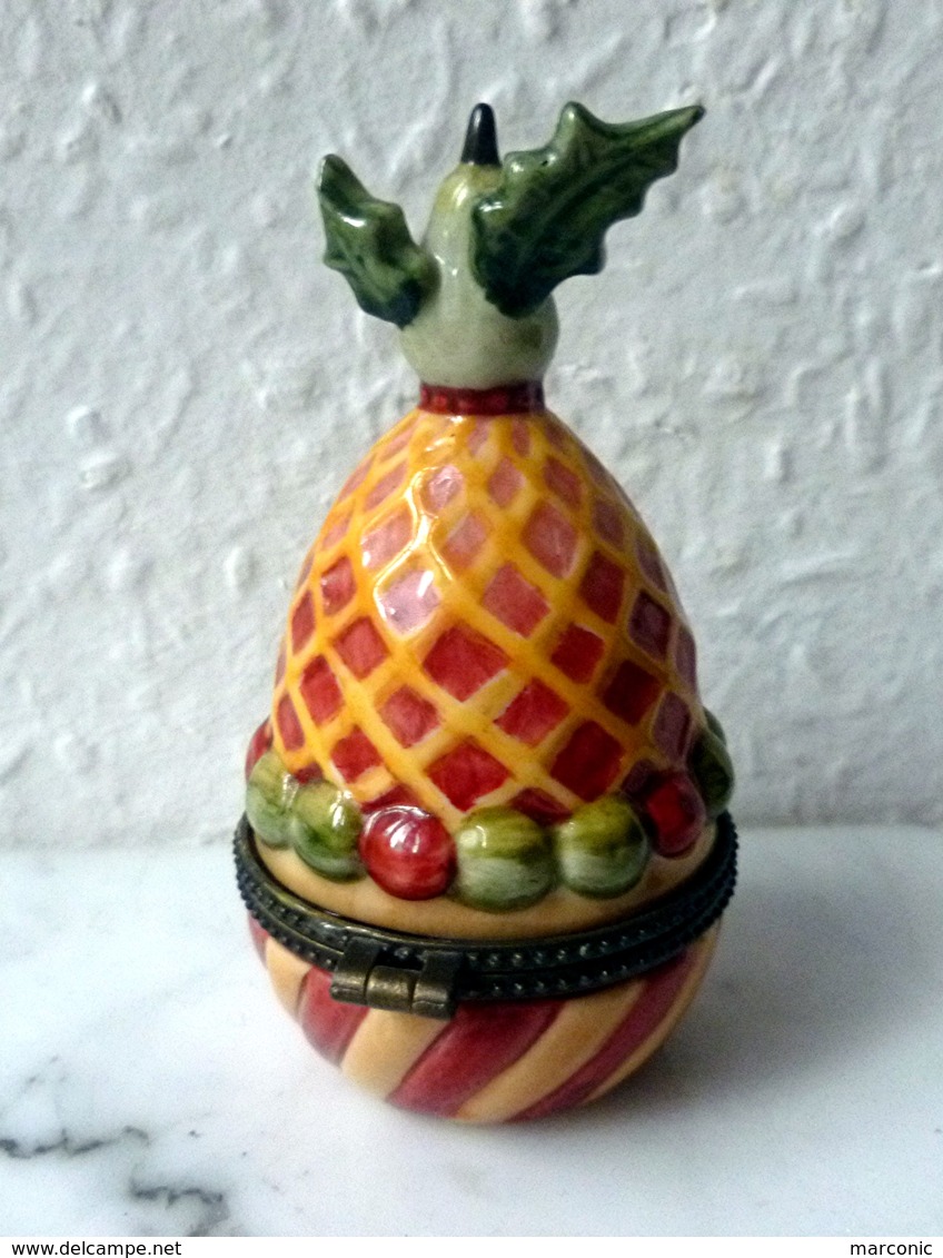 Joli OEUF-BOITE,  VILLEROY Et BOCH 1748  - Forme Ananas, Porcelaine - Villeroy/Boch (LUX)