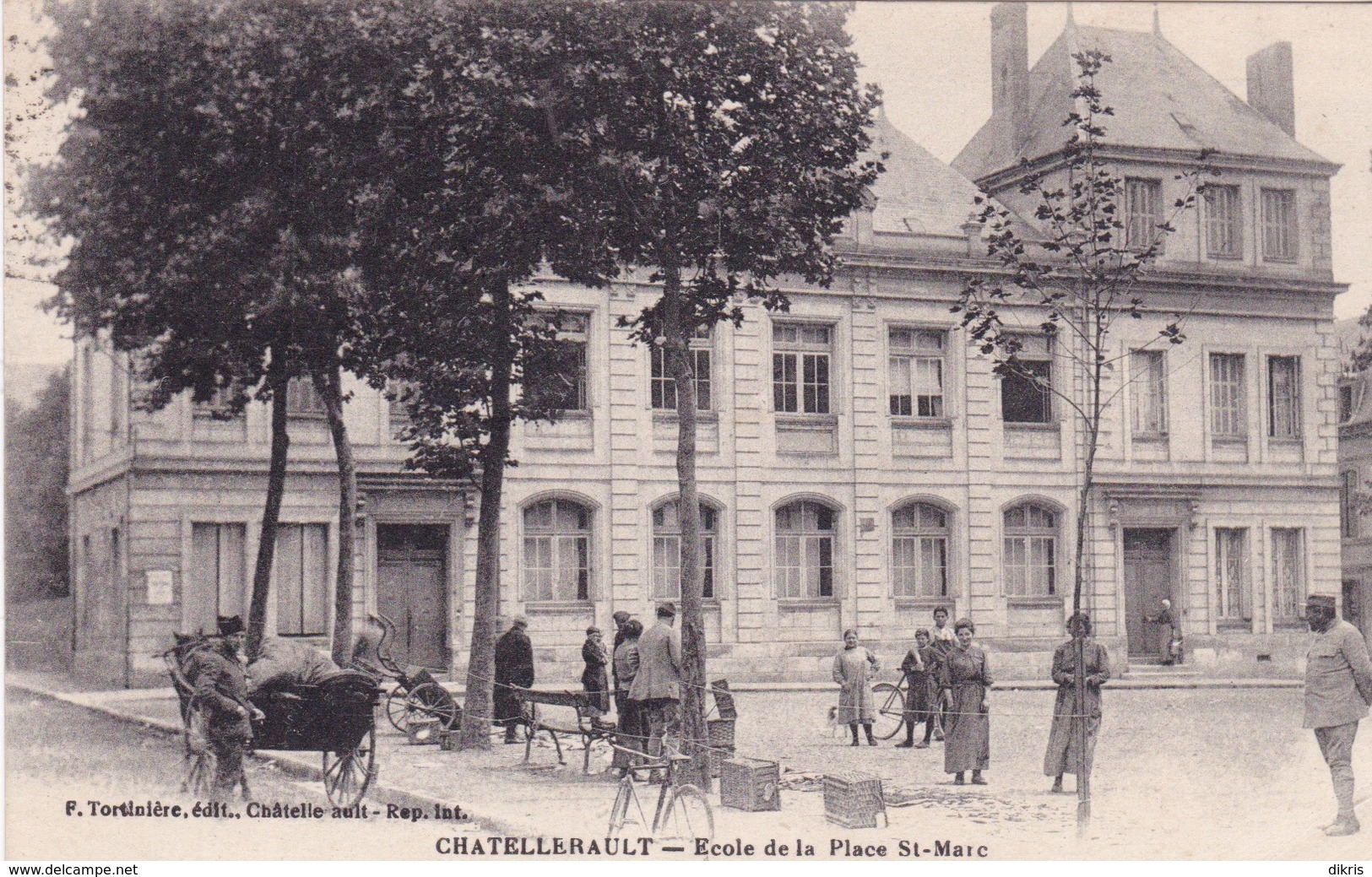 86-CHATELLERAULT- ECOLE DE LA PLACE ST-MARC-ANIMÉE - Chatellerault