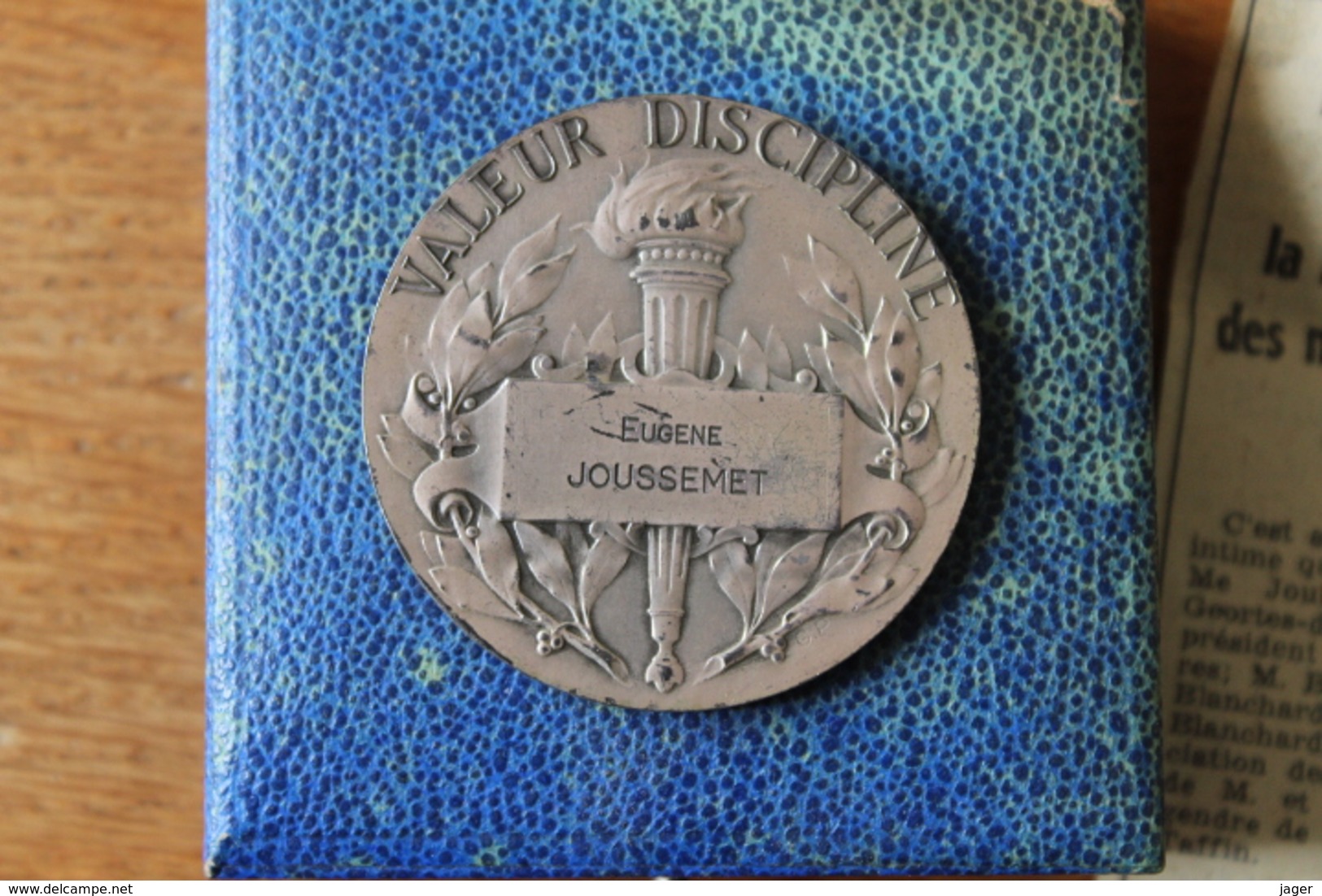 Medaille    Marechal FOCH  Argent  Attribuée à Un Veteran Guerre 1914 1918 - Royaux / De Noblesse
