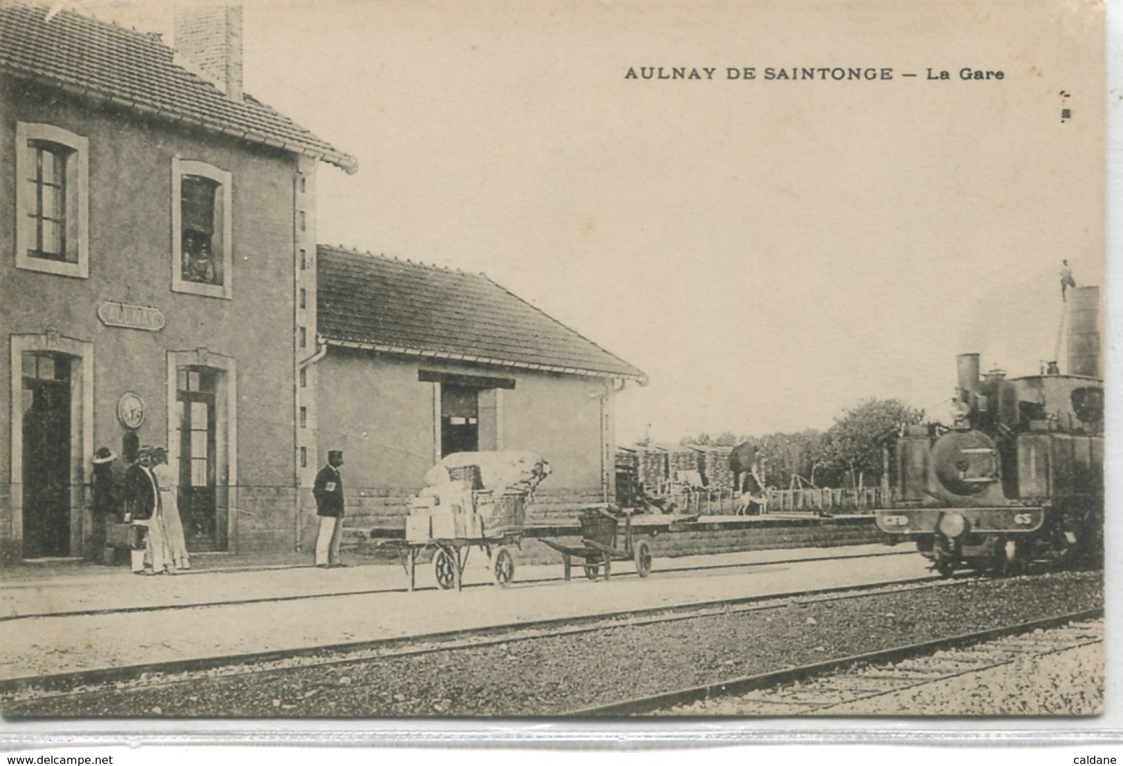 - 17 - CHARENTE- MARITIME -AULNAY-de-SAINTONGE - La  Gare - Stations - Met Treinen