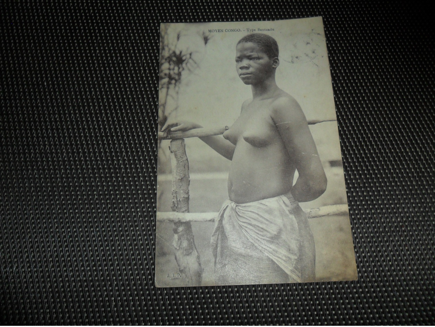 Congo Belge ( 37 )  Belgisch Kongo  :  Moyen Congo - Type Bantandu  Seins Nus  Nu  Nude - Belgisch-Congo