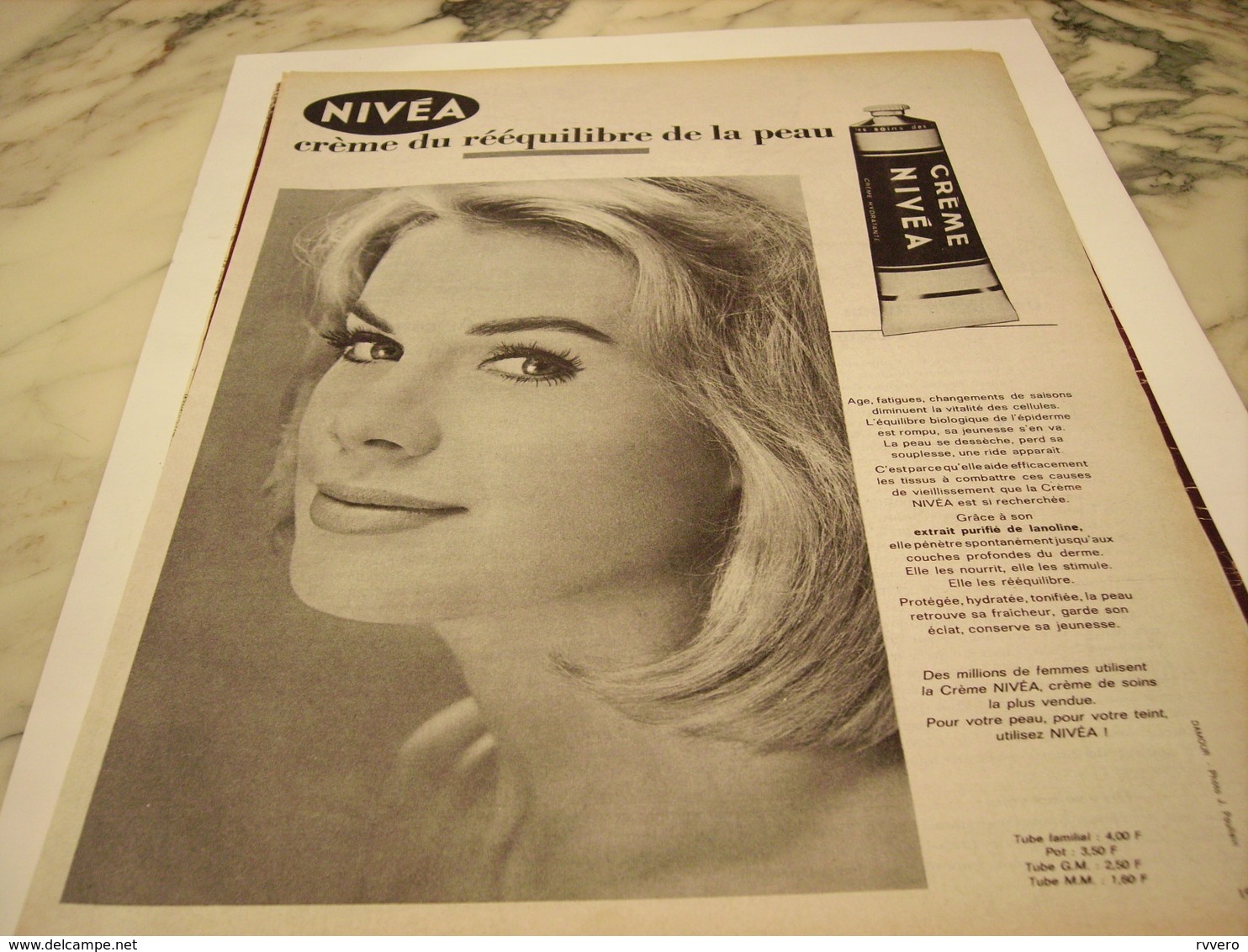 ANCIENNE PUBLICITE REEQUILIBRE LA PEAU CREME NIVEA 1964 - Autres & Non Classés