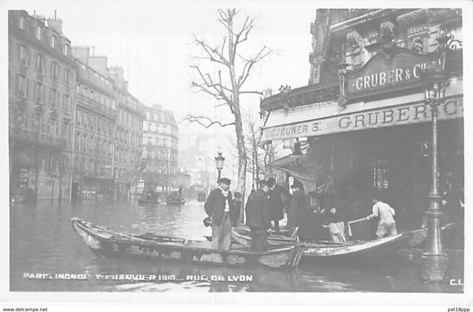 PARIS  - INONDATIONS ( Crue ) 1910 - Rue De Lyon ( Céfé Restaurant Brasserie " GRUBER & CIE " En 1er Plan ) CPA - Seine - Inondations De 1910