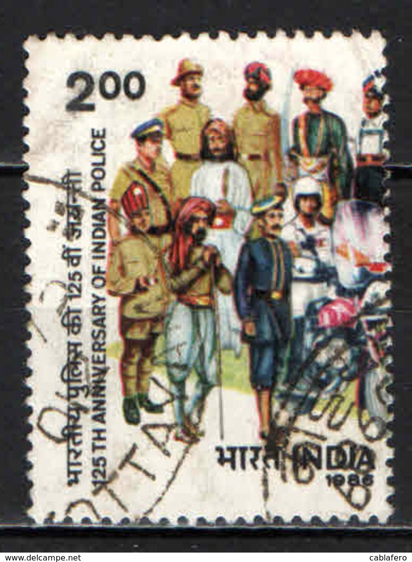 INDIA - 1986 - Uniforms, 1861-1986 - FRANCOBOLLO CON PIEGA - USATO - Usati