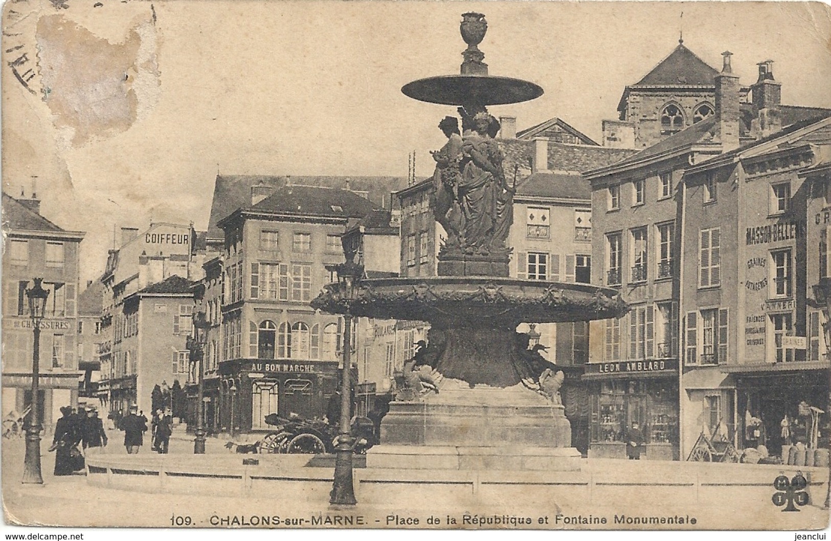 CHALONS-SUR-MARNE . PLACE DE LA REPUBLIQUE ET FONTAINE MONUMENTALE . CARTE TRES ANIMEE . FRANCH MILIT DU 15 IX 1914 - Châlons-sur-Marne