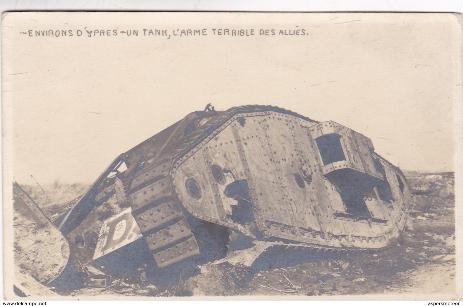 ENVIRONS D'YPRES. UN TANK , L'ARME TERRIBLE DES ALLIES. CPA CIRCA 1940s - BLEUP - Ieper