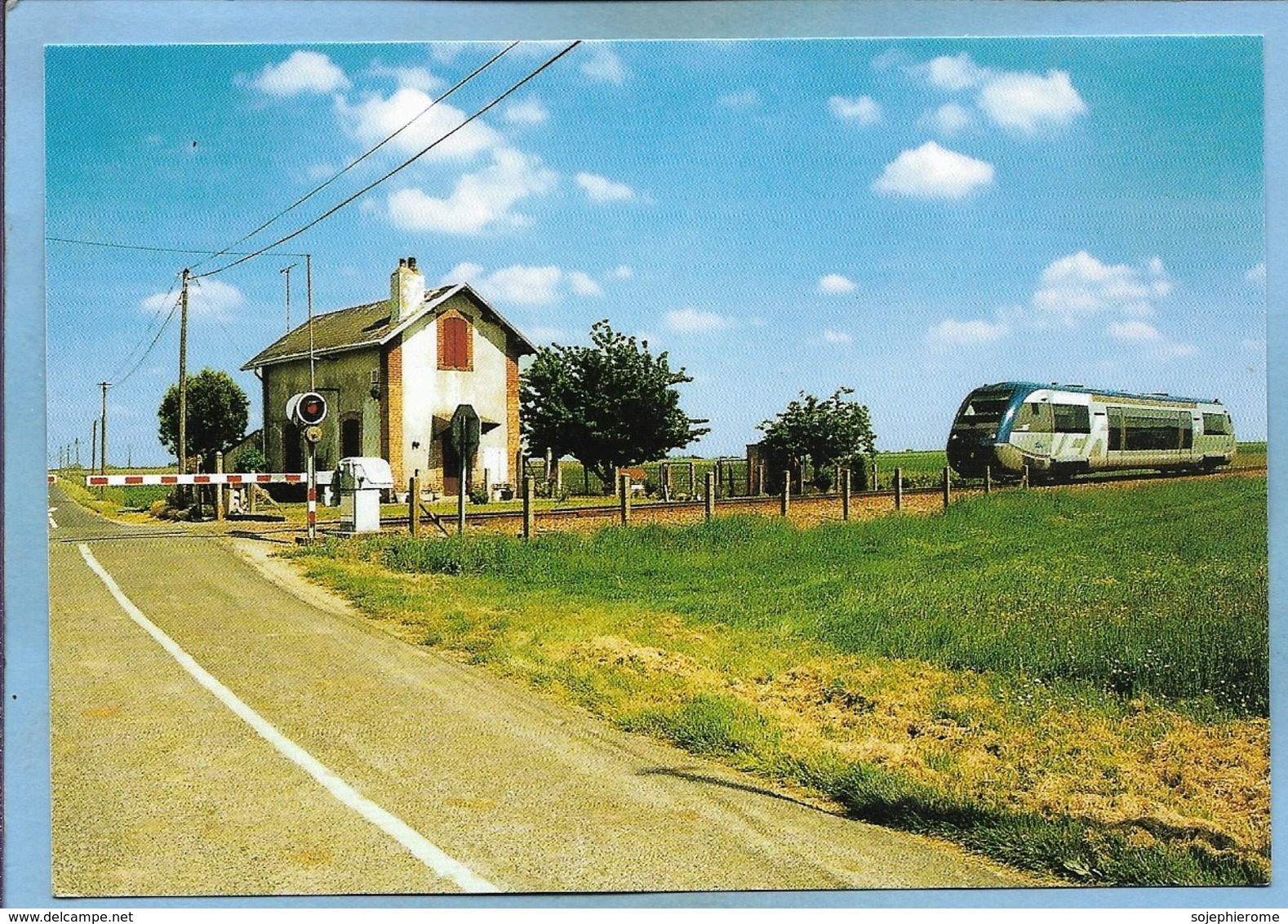 Theuville (28) Rosay-au-Val 2 Scans Sur La Ligne De Chartres à Orléans 18-05-2004 Cliché Alain Lesaux Autorail - Autres & Non Classés