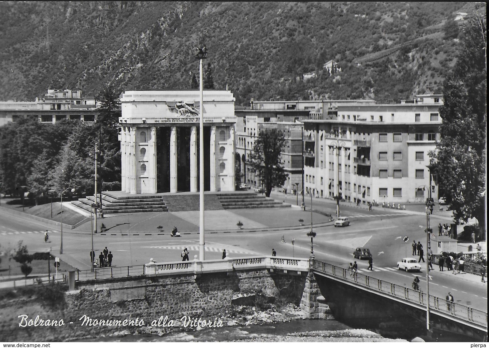 BOLZANO - MONUMENTO DELLA VITTORIA - EDIZ. S.A.F. - VIAGGIATA 1965 - ANNULLO A TARGHETTA"GIORNATA RISPARMIO" - Monumentos