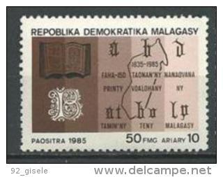 Madagascar YT 730 " Bible En Malgache " 1985 Neuf** - Madagascar (1960-...)