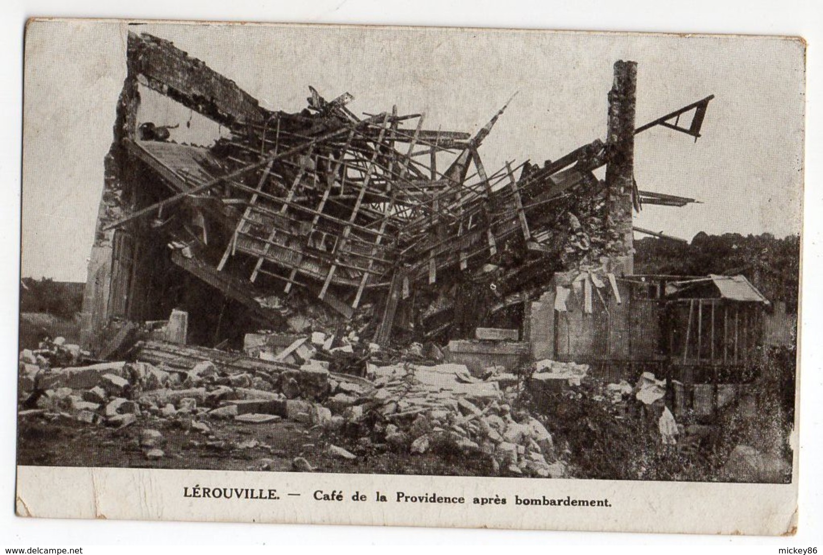 LEROUVILLE --Guerre 14-18--- Café De La Providence Après Bombardement - Lerouville