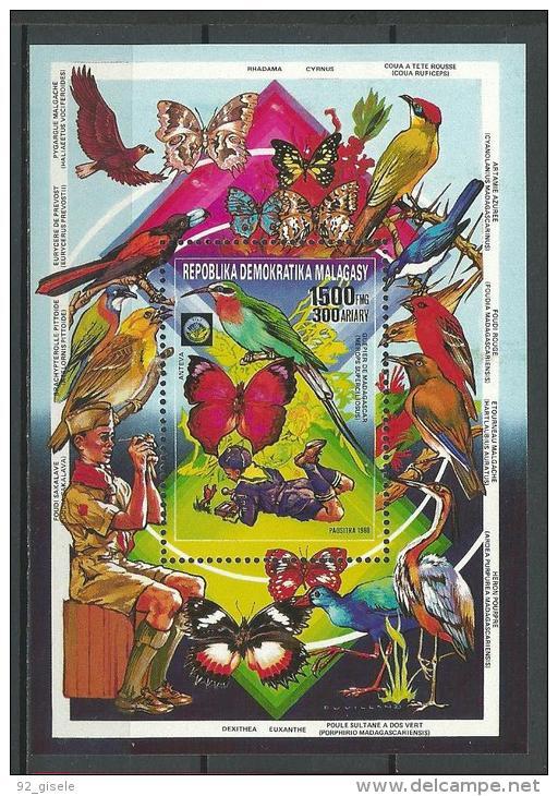 Madagascar Bloc YT 46 " Oiseau Et Papillon " 1988 Neuf** - Madagascar (1960-...)