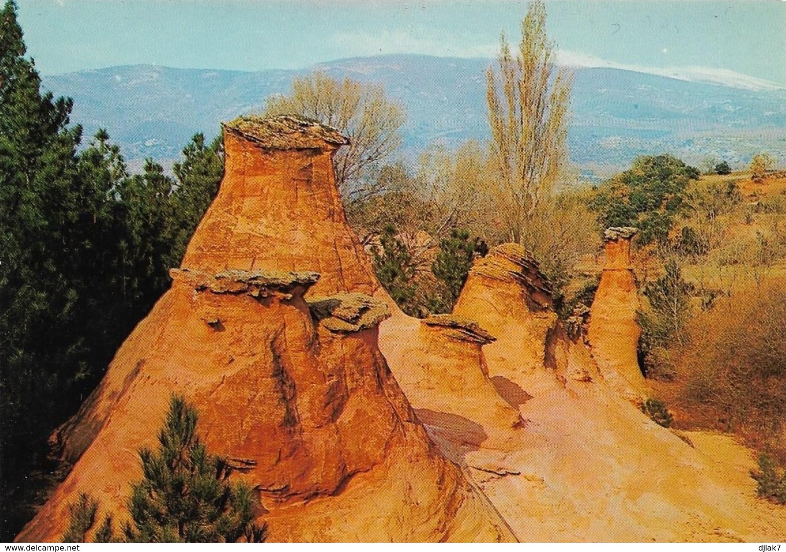 84 Bédoin Les Demoiselles Coiffées Et Le Mont Ventoux (2 Scans) - Autres & Non Classés