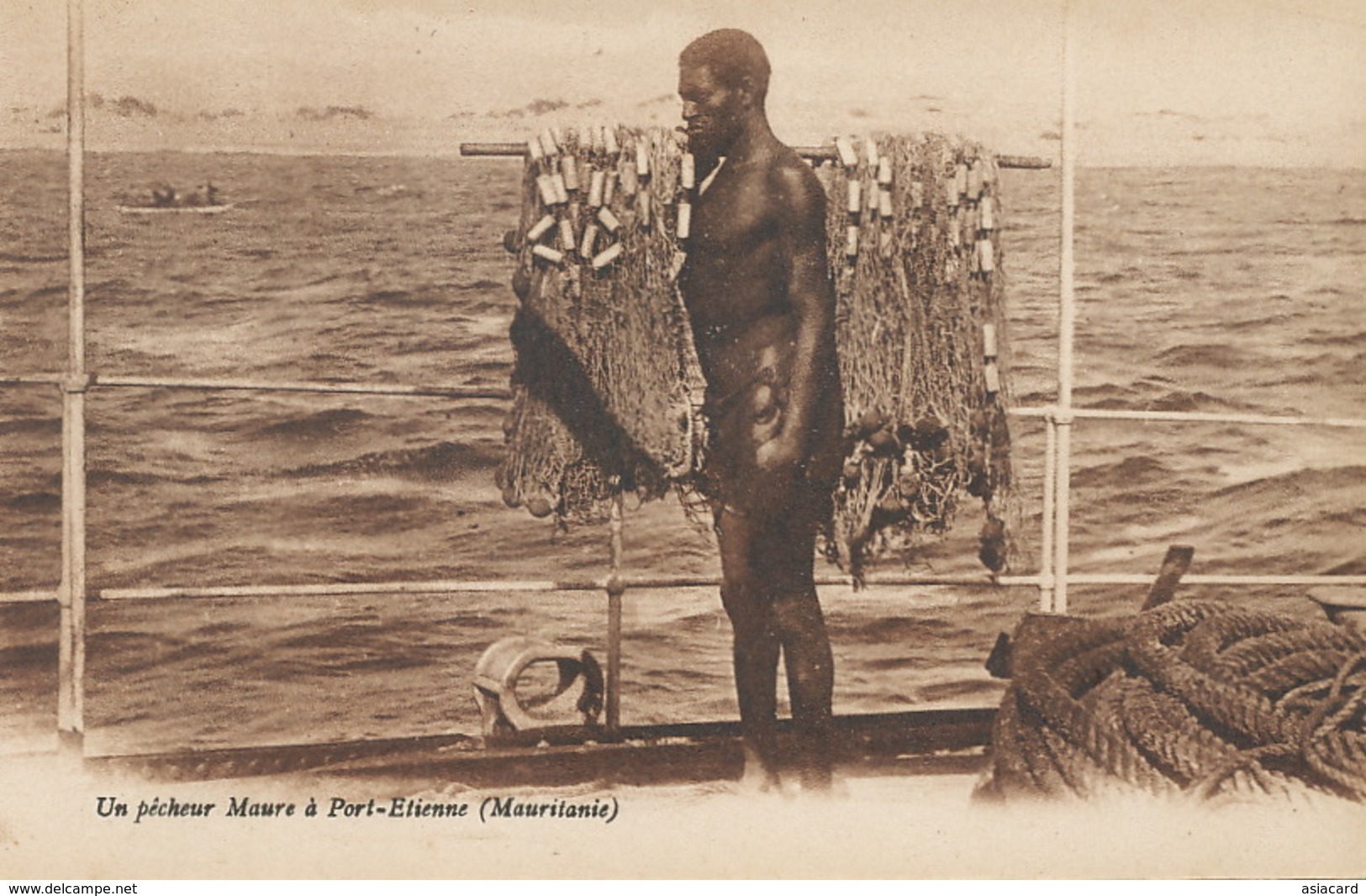 Mauritanie Pecheur Maure à Port Etienne . Nude Black Fisherman With Net - Mauritania