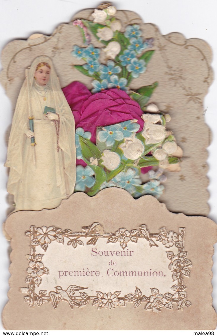 SOUVENIR DE  PREMIERE COMMUNION  CARTE A SYSTEME,  FOND IVOIRE  COMMUNIANTE  ,MUGUET, ROSE - Comuniones