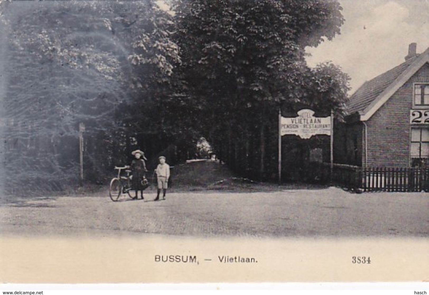 260324Bussum, Vlietlaan Met Hotel VLIETLAAN Pension – Restaurant. (poststempel 1909)(zie Voorkant Kaart) - Bussum