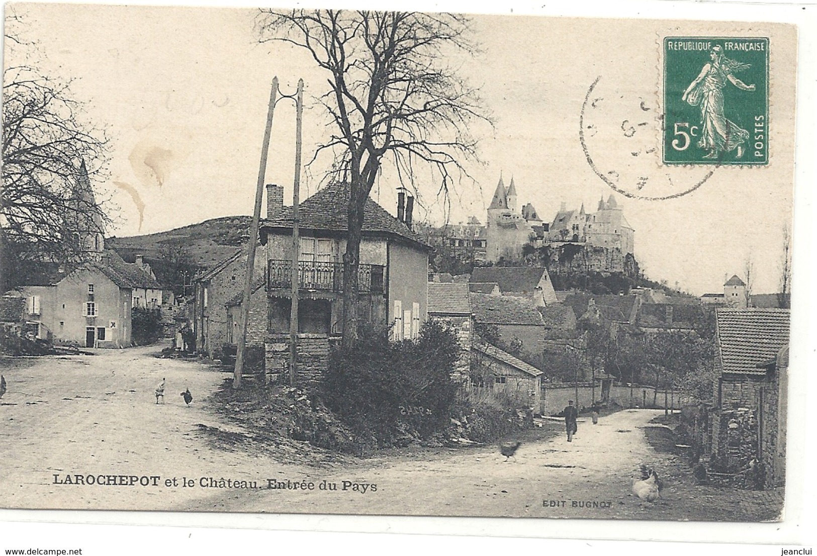 LAROCHEPOT ET LE CHATEAU . ENTREE DU PAYS . JOLIE CARTE AFFR SUR RECTO LE 27-6-1912 - Autres & Non Classés