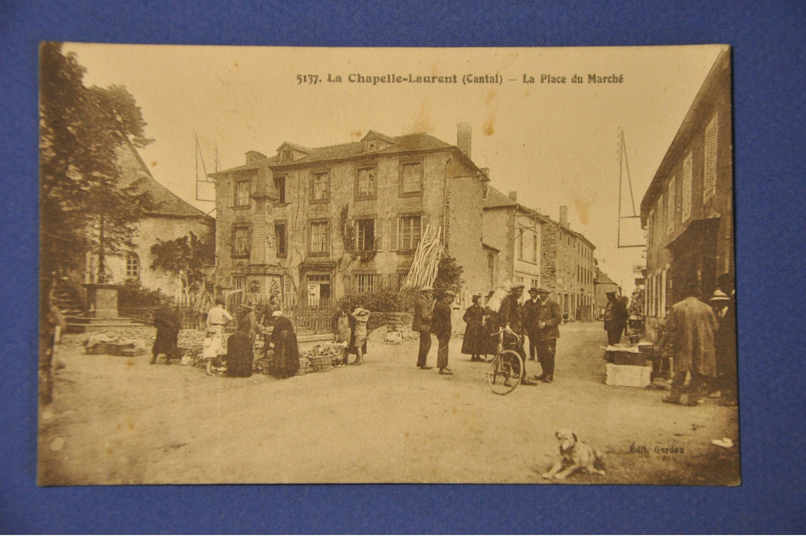 La Chapelle Laurent - La Place Du Marché - Autres & Non Classés