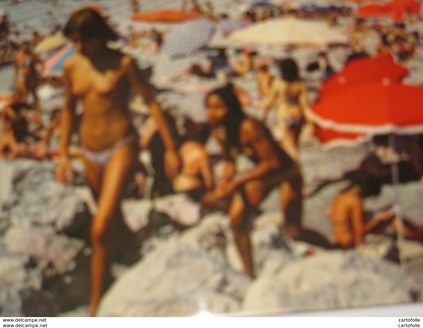 E462 * (vente Directe  LA Grande Motte La Ville De L'an 2000 La Plage ( Naturisme ? Fille Adolescente Sein Nu Poitrine - Sonstige & Ohne Zuordnung