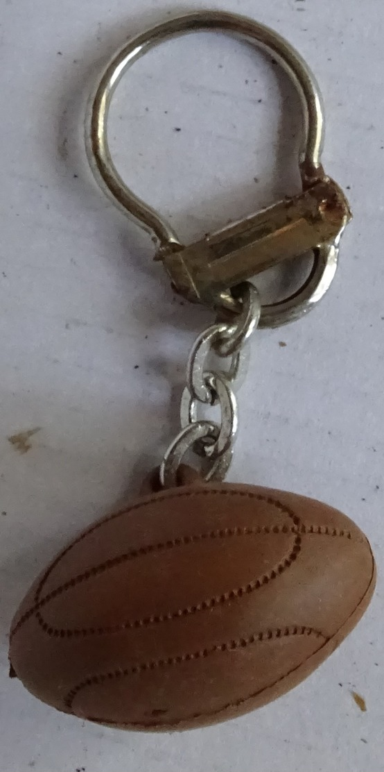 Ancien Porte Clé Ballon De Rugby - Porte-clefs