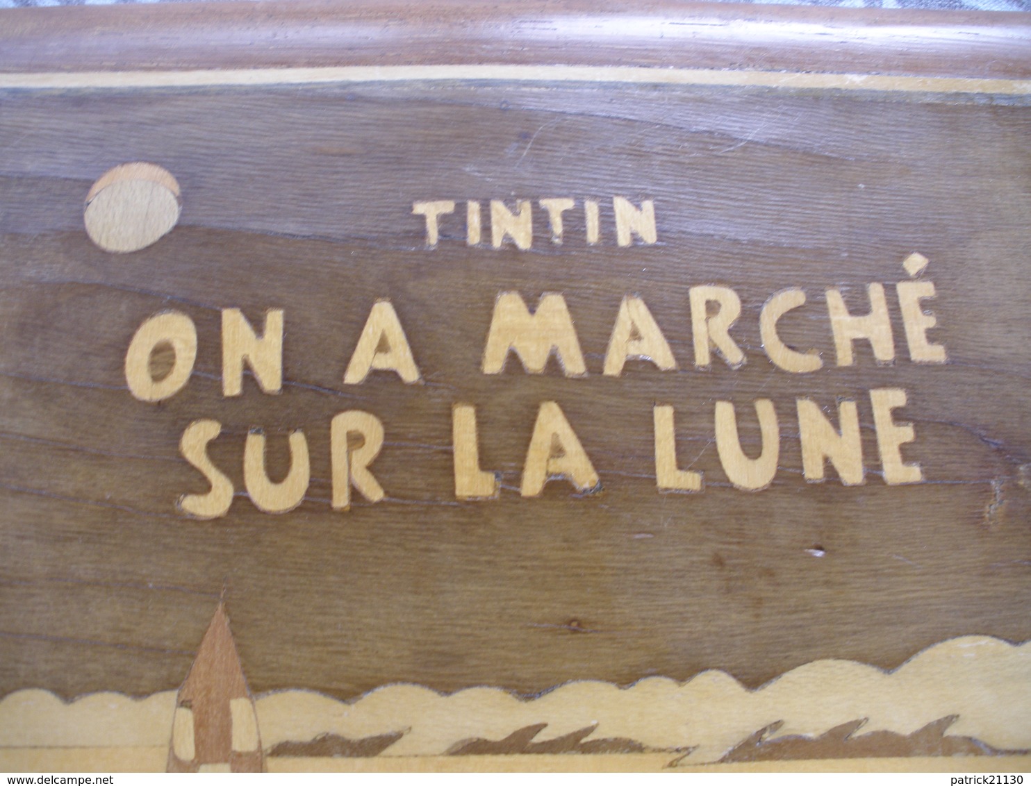 CADRE BOIS MARQUETTERIE TINTIN / ON A MARCHE SUR LA LUNE - Autres & Non Classés