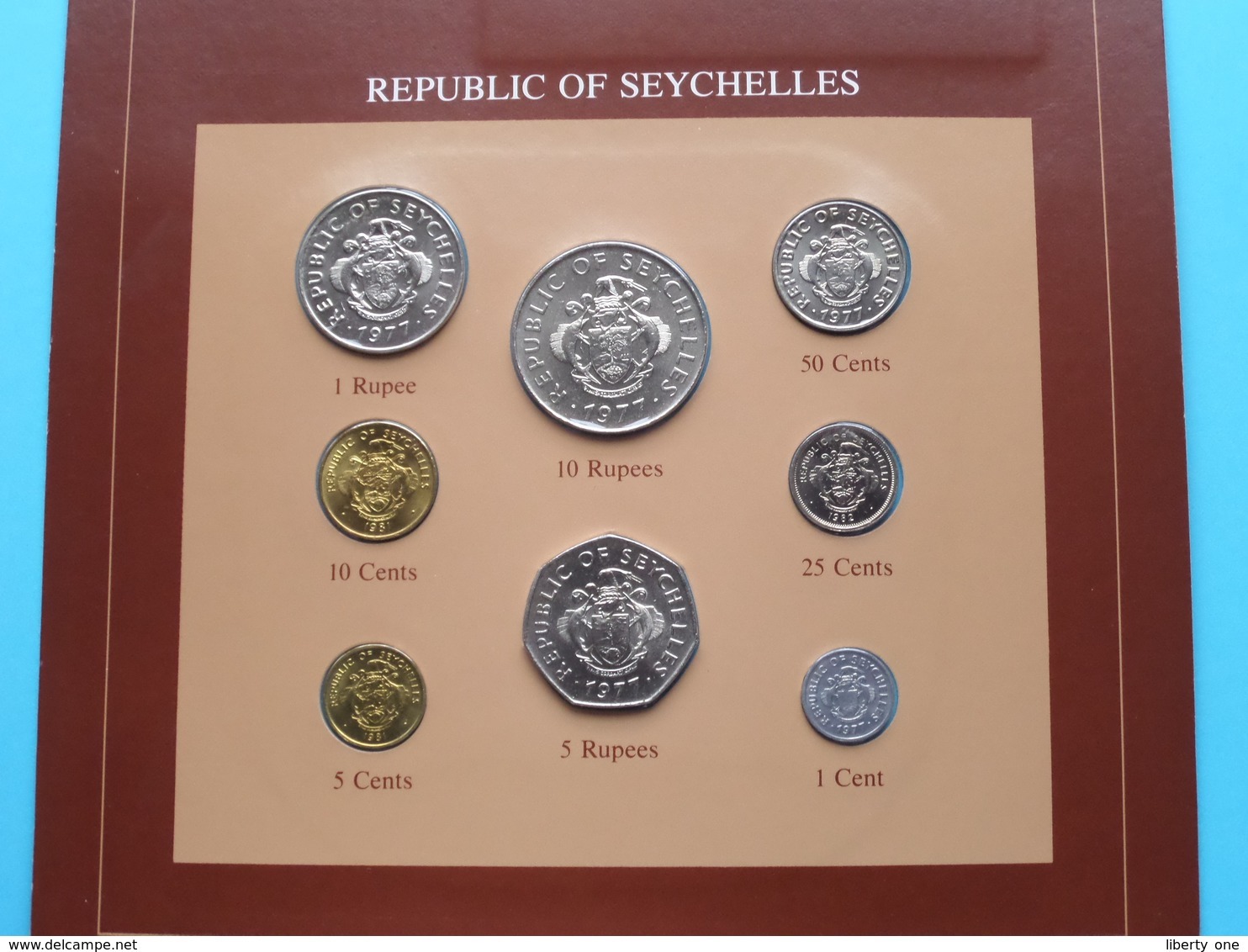 REPUBLIC OF SEYCHELLES ( From The Serie Coin Sets Of All Nations ) Card 20,5 X 29,5 Cm. ) + Stamp '82 ! - Seychellen