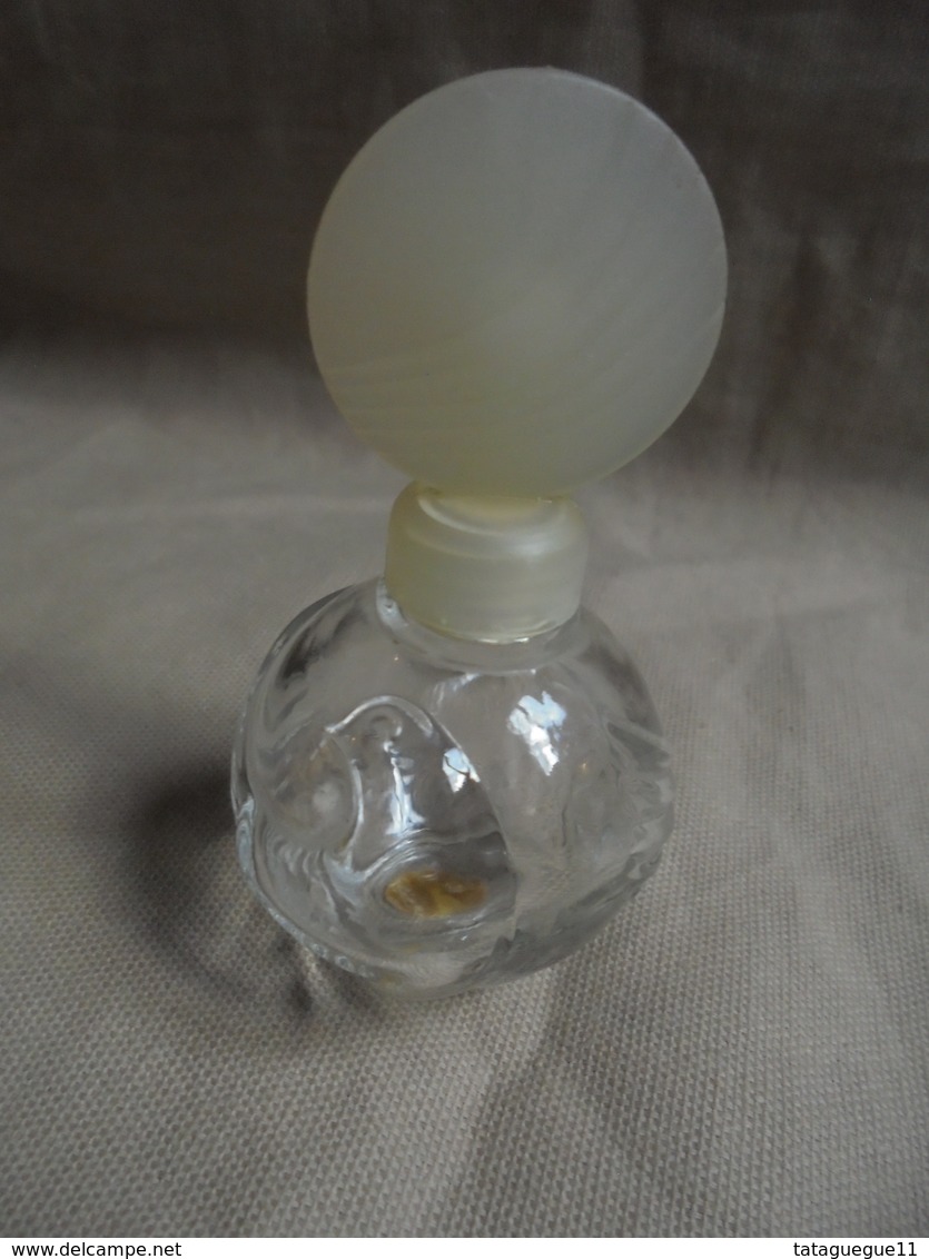 Ancien - Petit Flacon Eau De Toilette Avon Ariane 30 Ml Vide - Autres & Non Classés