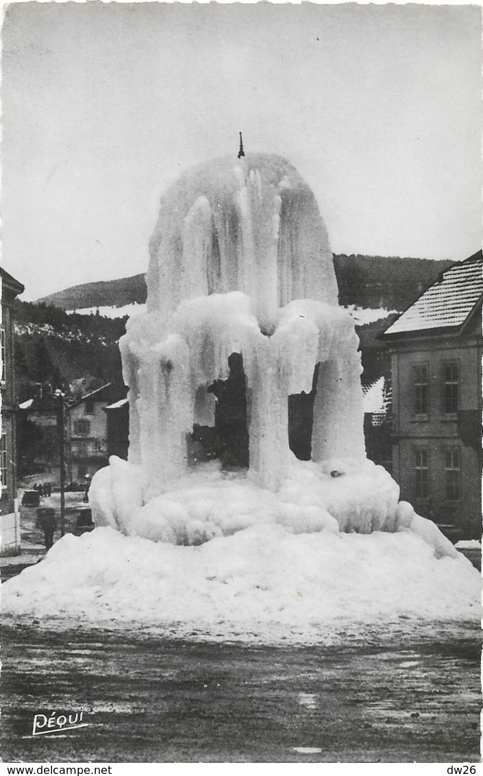 Morteau (Doubs) - Place Carnot En Hiver - La Fontaine Sous La Glace - Edition Péquignot, Carte Non Circulée - Otros & Sin Clasificación