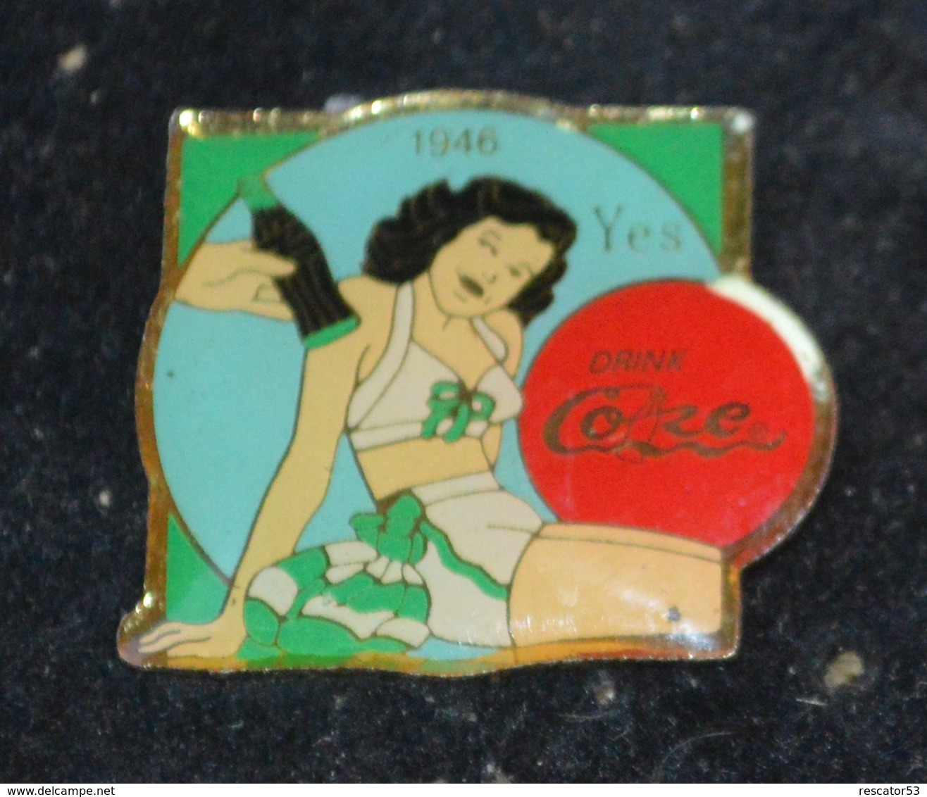 Rare Pin's Pin-up Coca-Cola - Coca-Cola