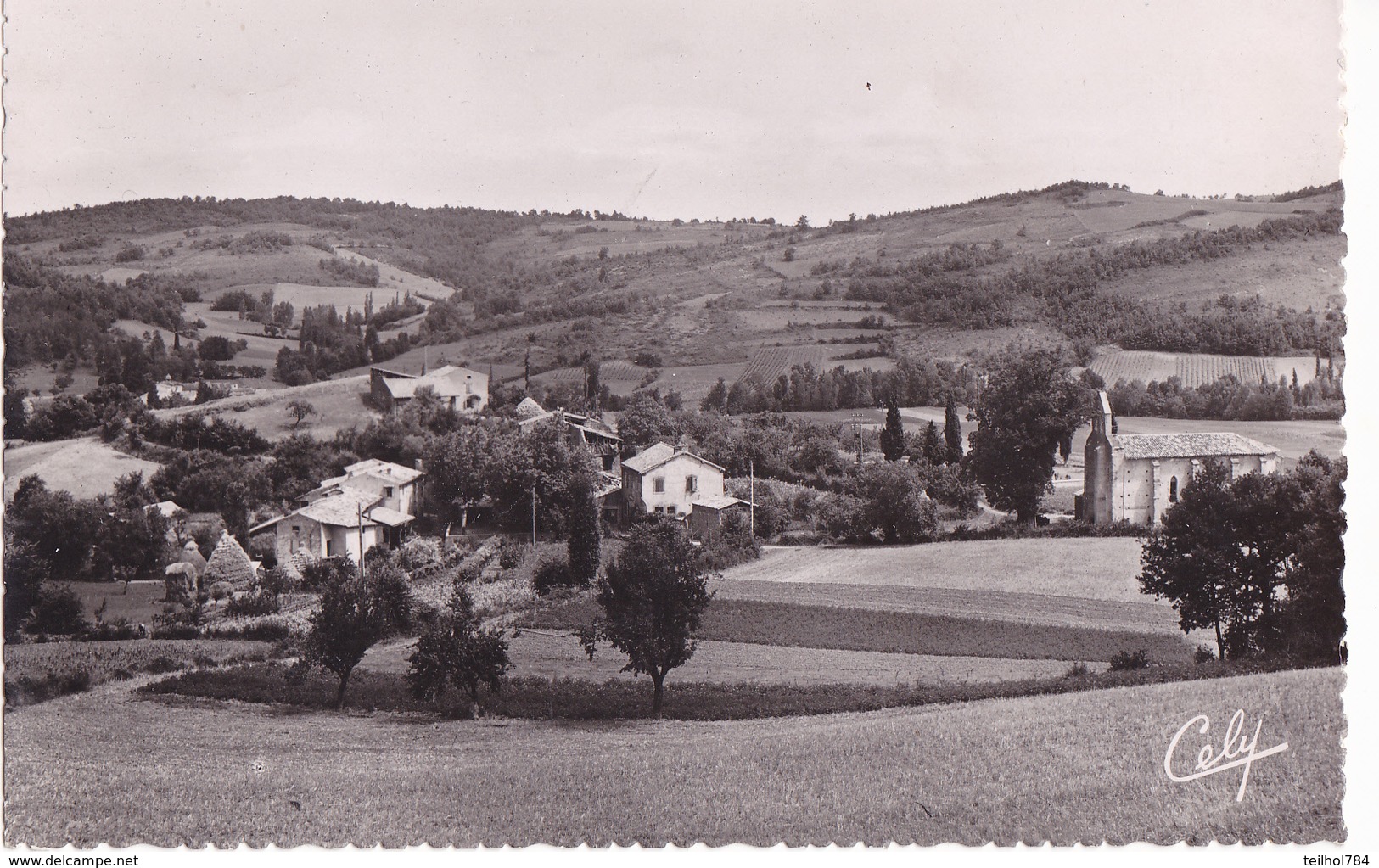 SEGURA  VUE GENERALE  ECOLE ET EGLISE - Other & Unclassified